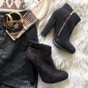 Elegant Black Ankle Boots